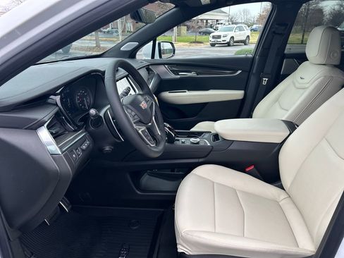 New 2026 Cadillac XT5 Sportv w/ LPO, Floor Liner Package image 13
