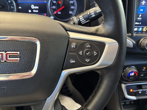Used 2024 GMC Terrain SLT image 26