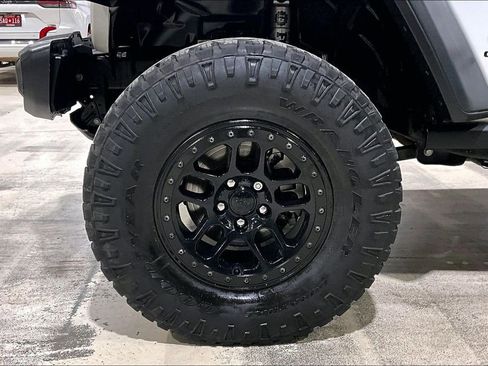 Used 2021 Jeep Gladiator Rubicon image 8