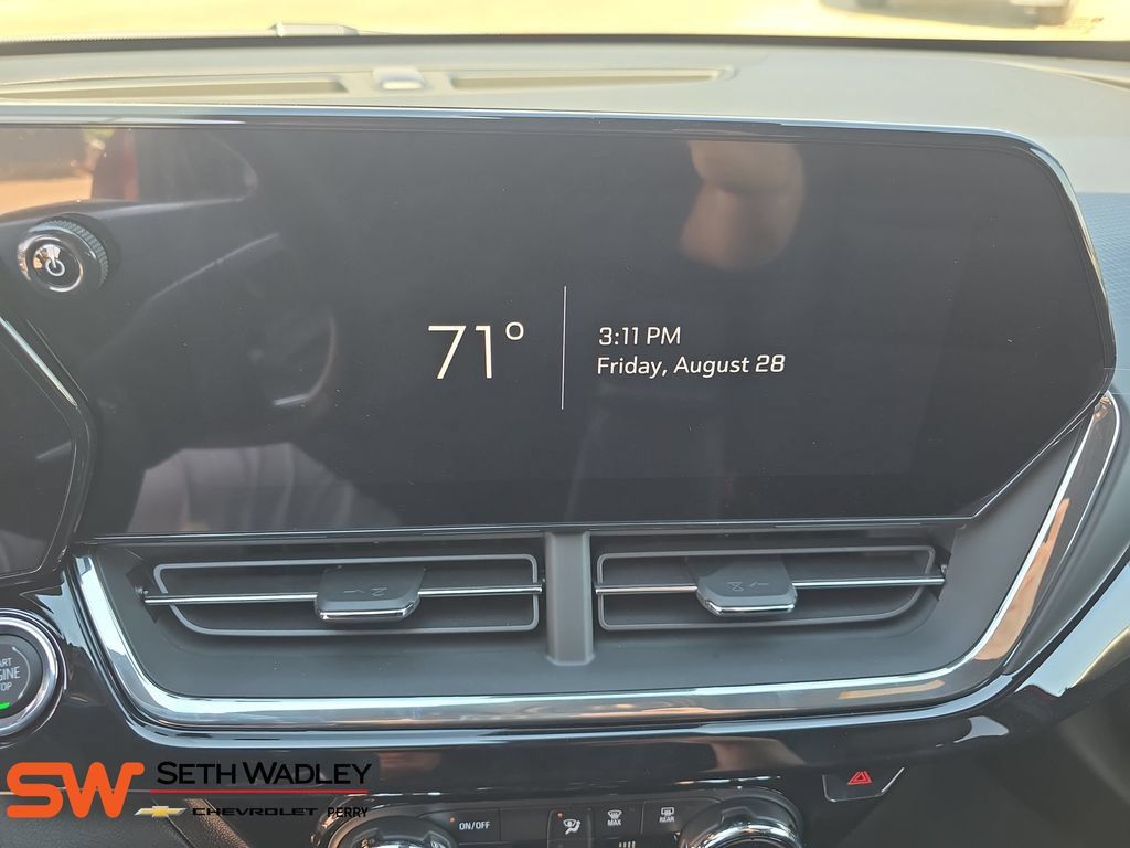 New 2026 Chevrolet Trax RS w/ Sunroof Package FWD image 22
