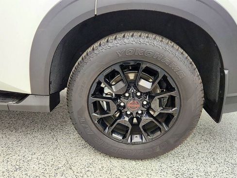 Used 2025 Nissan Armada PRO-4X w/ Pro-4X Premium Package AWD/4WD image 9