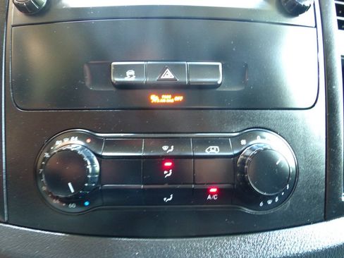 Used 2022 Mercedes-Benz Metris image 31