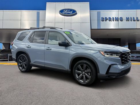 Used 2023 Honda Pilot Sport image 1