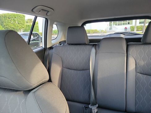 Used 2024 Toyota Corolla Cross LE image 20