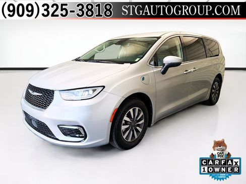 Used 2023 Chrysler Pacifica Touring-L FWD image 1