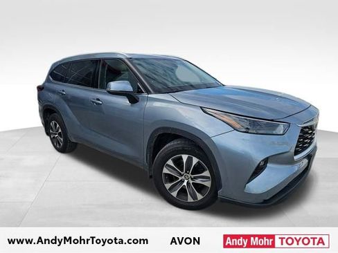 Used 2022 Toyota Highlander XLE image 1