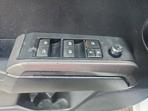 Used 2018 Toyota Tacoma TRD Off-Road image 9