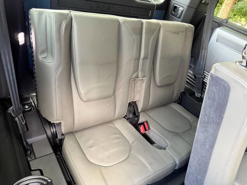 Used 2020 Land Rover Defender 110 SE image 40