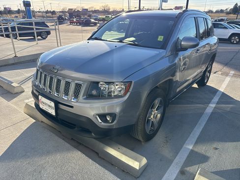Used 2016 Jeep Compass High Altitude image 1
