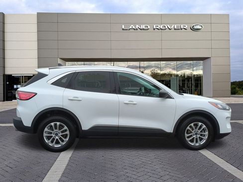 Used 2022 Ford Escape SE image 4