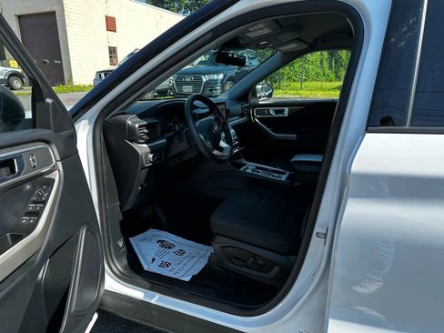 Used 2020 Ford Explorer XLT w/ Comfort Package AWD/4WD image 15