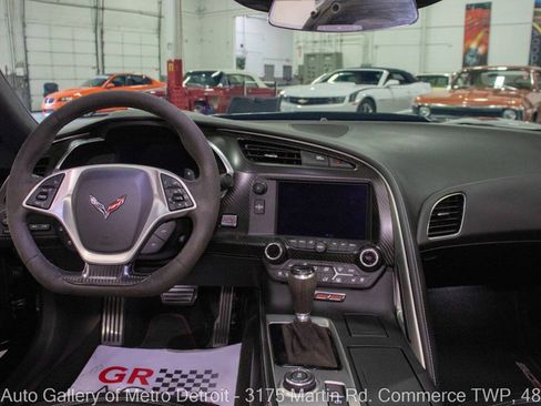 Used 2016 Chevrolet Corvette Z06 w/ 3LZ Preferred Equipment Group RWD image 17