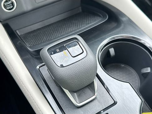 Used 2023 Nissan Rogue SL image 14