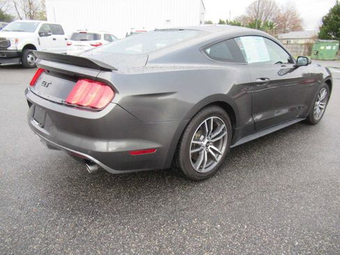 Used 2016 Ford Mustang GT image 4