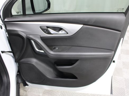 Used 2022 Chevrolet Blazer LT FWD image 28