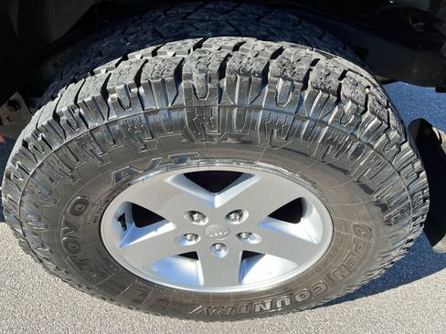 Used 2011 Jeep Wrangler Unlimited Sport image 9