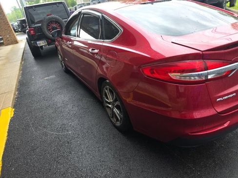 Used 2019 Ford Fusion Titanium FWD image 11