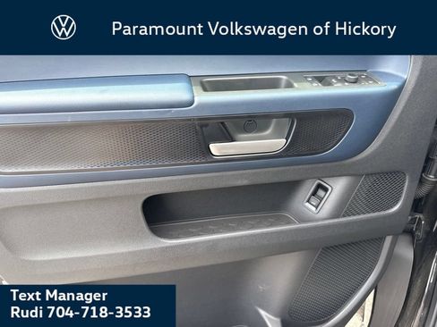 New 2025 Volkswagen ID. Buzz Pro S RWD image 21