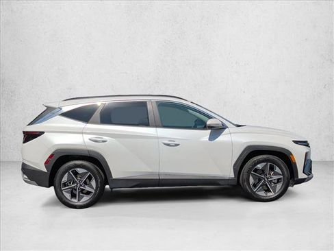 Used 2025 Hyundai Tucson SEL FWD image 4