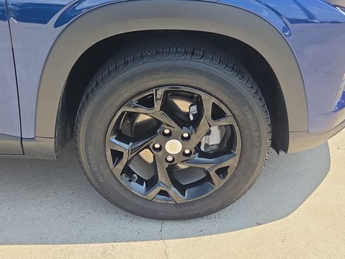 Used 2024 Chevrolet Trax LS w/ LS Convenience Package FWD image 15