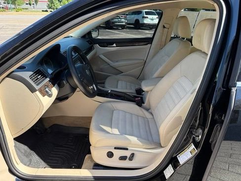 Used 2014 Volkswagen Passat TDI SEL Premium FWD image 12