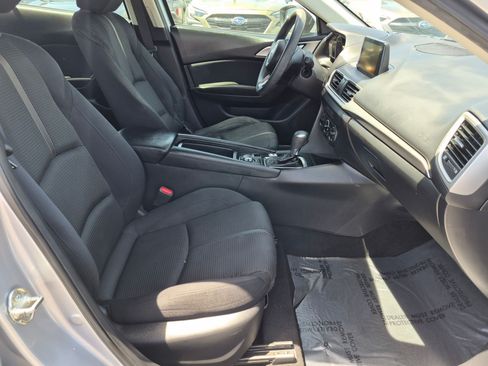 Used 2018 MAZDA MAZDA3 Sport w/ Preferred Equipment Package FWD image 31