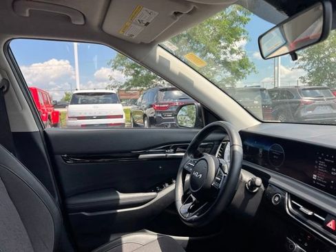 Certified 2024 Kia Seltos X-Line AWD/4WD image 35