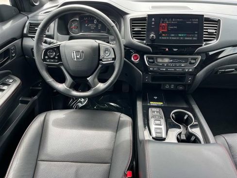 Used 2025 Honda Passport Black Edition image 15