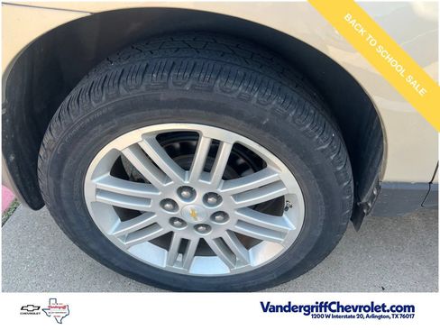 Used 2015 Chevrolet Traverse LT w/ Style and Technology Package FWD image 5