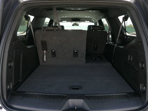 Used 2024 Chevrolet Suburban LT image 22