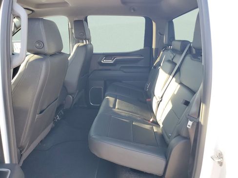 Used 2026 GMC Sierra 1500 SLT RWD image 9