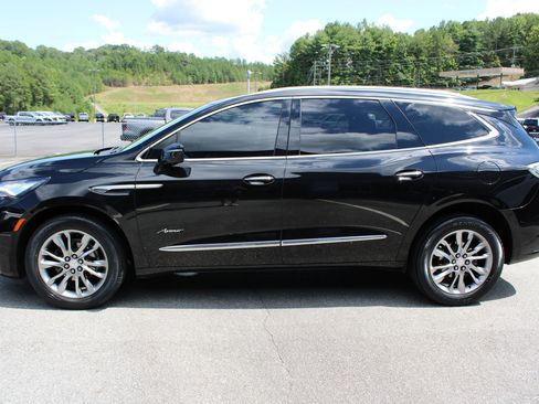 Used 2022 Buick Enclave Avenir w/ Avenir Technology Package image 6