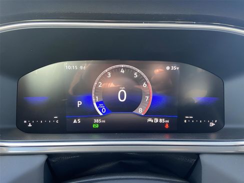 Used 2025 Volkswagen Taos SE image 4