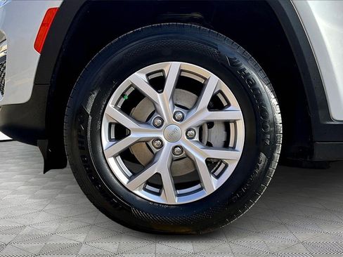 Used 2022 Jeep Grand Cherokee Limited image 9