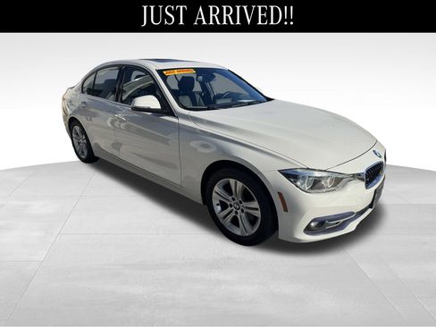 Used 2018 BMW 330i Sedan w/ Convenience Package image 1