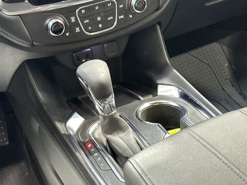 Used 2023 Chevrolet Traverse LT FWD image 24