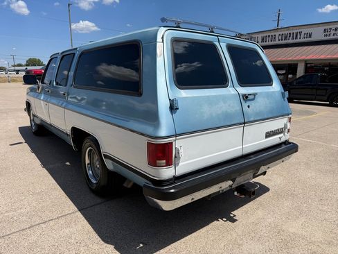 Used 1991 Chevrolet Suburban 2WD image 5