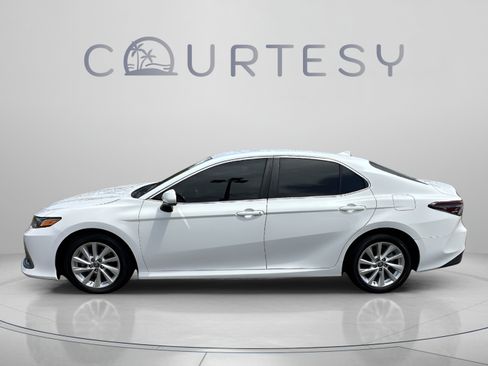 Used 2023 Toyota Camry LE FWD image 2