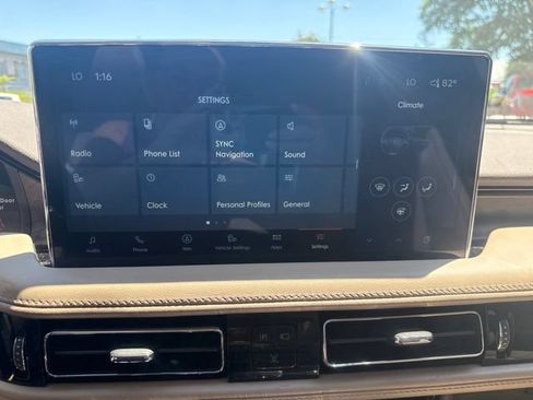 Certified 2023 Lincoln Nautilus Reserve AWD/4WD image 31
