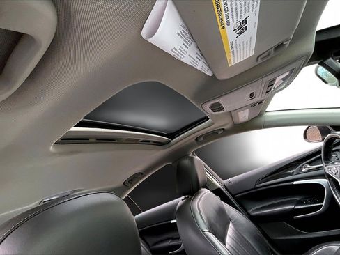 Used 2017 Buick Regal Premium image 29