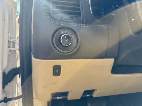 Used 2016 Lincoln Navigator L Reserve image 19