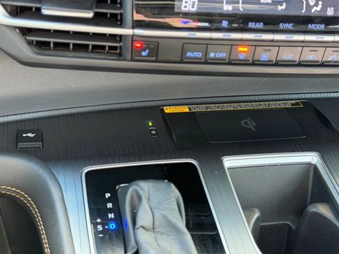 Used 2023 Toyota Sienna XLE Woodland Edition image 15