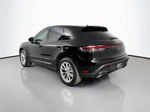 Certified 2024 Porsche Macan AWD/4WD image 3