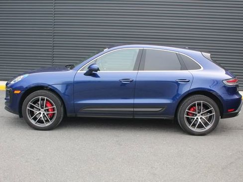 Certified 2022 Porsche Macan S image 2