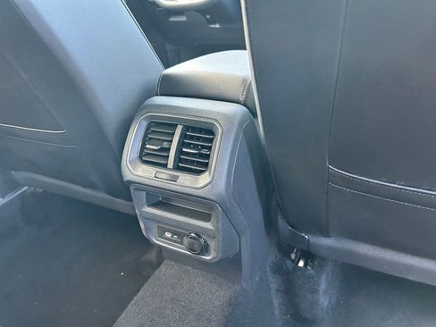 Used 2024 Volkswagen Tiguan SE FWD image 47