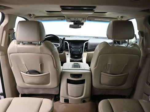 Used 2018 Cadillac Escalade ESV Luxury image 48