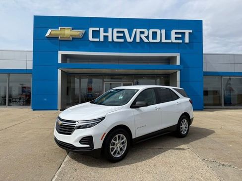 Certified 2024 Chevrolet Equinox LS FWD image 1