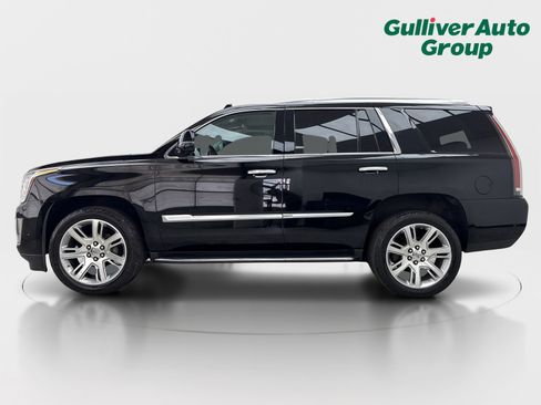 Used 2018 Cadillac Escalade Luxury AWD/4WD image 3