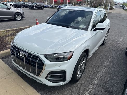 Used 2021 Audi Q5 Prestige w/ Prestige Package image 2