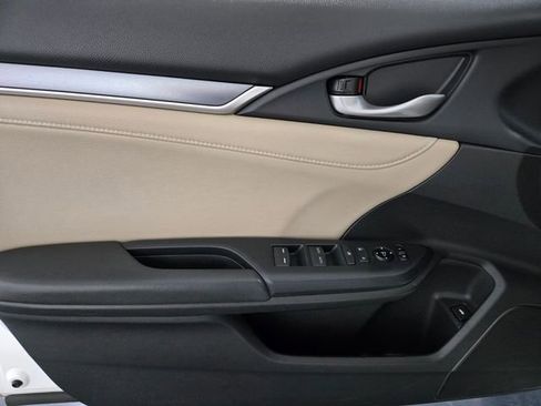 Used 2016 Honda Civic Touring image 29